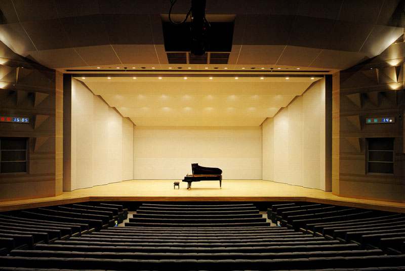 cat_05hall 大ホール(ピアノはベーゼンドルファー)