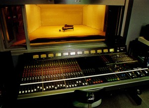 cat_07console 大ホール調整室